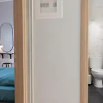 Debbie's δίπλα στο νερό !