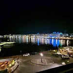 Debbie's δίπλα στο νερό ! * Chalkís