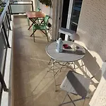 Debbie's δίπλα στο νερό ! شقة Chalkís