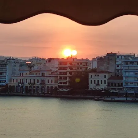 Debbie's δίπλα στο νερό ! Apartment