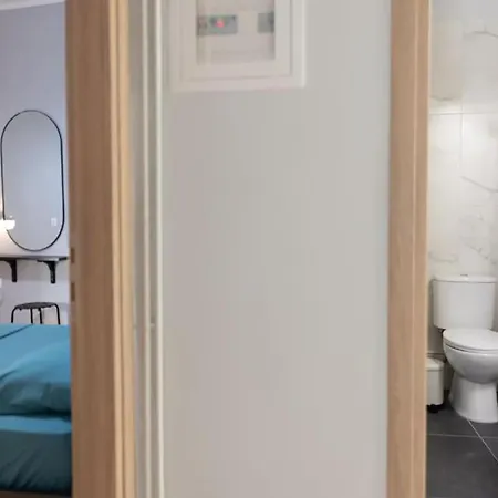 Debbie's δίπλα στο νερό !