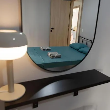 Debbie's δίπλα στο νερό ! Appartement