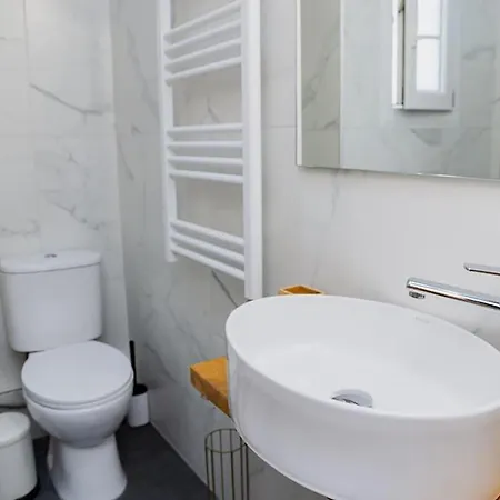 Apartment Debbie's δίπλα στο νερό !