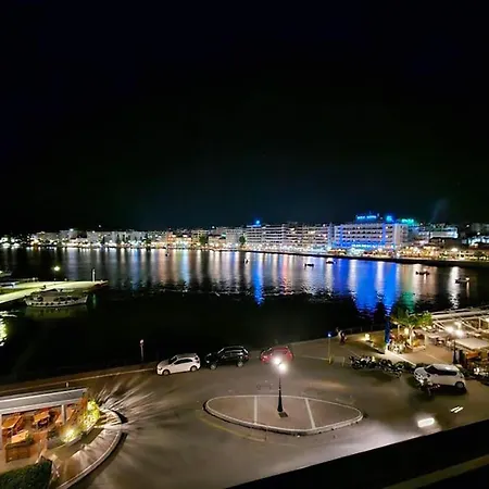 Debbie's δίπλα στο νερό ! * Chalkida