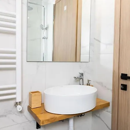 Apartman Debbie's δίπλα στο νερό !