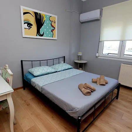 Debbie's δίπλα στο νερό ! Apartment Chalkida
