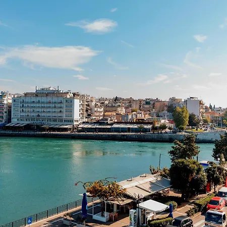 Debbie's δίπλα στο νερό ! *