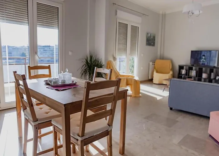 Debbie's δίπλα στο νερό ! * Χαλκίδα