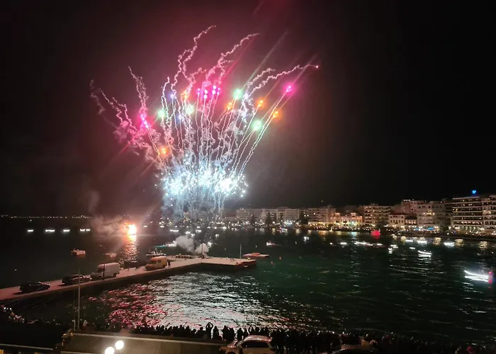 Debbie's δίπλα στο νερό !